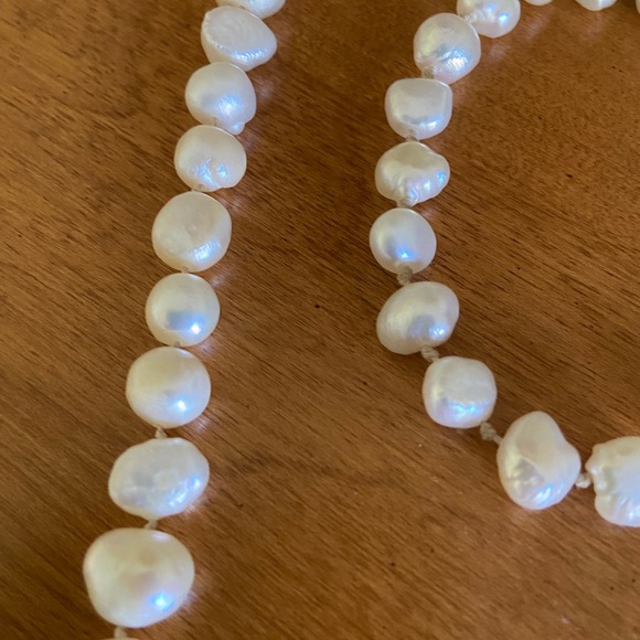 American Eagle Pearl Necklace and Bracelet - Picture 7 of 11